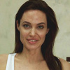 Angelina Jolie su çiçeği oldu Angelina Jolie su çiçeği oldu