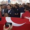 Leonidis, Naim Süleymanoğlu'nun tabutunu öperek veda etti Leonidis, Naim Süleymanoğlu'nun tabutunu öperek veda etti