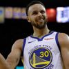 Stephen Curry'den tarihi performans Stephen Curry'den tarihi performans