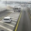 Metrobüste çıkan yangın söndürüldü, seferler düzeldi Metrobüste çıkan yangın söndürüldü, seferler düzeldi