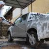 Bu beldede tüm araçlar ücretsiz dezenfekte ediliyor Bu beldede tüm araçlar ücretsiz dezenfekte ediliyor