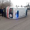 Diyarbakır'da hasta taşıyan ambulans kaza yaptı: 5 yaralı