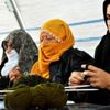 Diyarbakır anneleri Mehmetçik için atkı ördü Diyarbakır anneleri Mehmetçik için atkı ördü