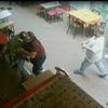 Avukattan yumruklu savunma! Sokağı ringe çevirdi Avukattan yumruklu savunma! Sokağı ringe çevirdi