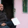 Evi kundaklanan adam sokakta yaşıyor Evi kundaklanan adam sokakta yaşıyor