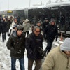 Rampa çıkamayan metrobüsler uzun kuyruk oluşturdu Rampa çıkamayan metrobüsler uzun kuyruk oluşturdu