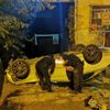 Şanlıurfa'da otomobil binanın bahçesine düştü: 3'ü çocuk 5 yaralı Şanlıurfa'da otomobil binanın bahçesine düştü: 3'ü çocuk 5 yaralı