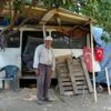 4 yıldır minibüste yaşıyor 4 yıldır minibüste yaşıyor