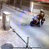 Dikkat çekmemek için spor hareketleri yapan hırsızlık ... Dikkat çekmemek için spor hareketleri yapan hırsızlık ...