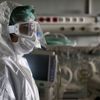 Doktorlar anlatıyor: 'Servisten kaçmaya çalışan da oldu, eşinin cenazesine gidemeyen de' Doktorlar anlatıyor: 'Servisten kaçmaya çalışan da oldu, eşinin cenazesine gidemeyen de'