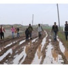Köylülerin Çamurlu Yol Çilesi Köylülerin Çamurlu Yol Çilesi