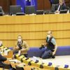 Uçurumun kenarından dönüldü Uçurumun kenarından dönüldü