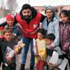 Depremzede çocuklara oyuncak dağıttılar Depremzede çocuklara oyuncak dağıttılar