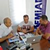Turistler cep telefonu ile Kemer i keşfedecek Turistler cep telefonu ile Kemer i keşfedecek