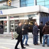 Avukatlardan Star gazetesi önüne siyah çelenk Avukatlardan Star gazetesi önüne siyah çelenk