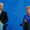 Merkel'den hukuk ve basın özgürlüğü uyarısı