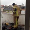 Annesine kızıp elbiselerini balkonda ateşe verince mahalleliyi sokağa döktü Annesine kızıp elbiselerini balkonda ateşe verince mahalleliyi sokağa döktü