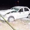 Viraja hızlı giren araç tarlaya uçtu Viraja hızlı giren araç tarlaya uçtu