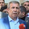 Mansur Yavaş, o evin balkonuna çıktı Mansur Yavaş, o evin balkonuna çıktı