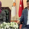 Eşinden Başbakan'a canlı yayında sürpriz Eşinden Başbakan'a canlı yayında sürpriz