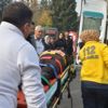 Otomobil elektrikli bisiklete çarptı: 2 yaralı