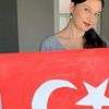 Nurgül Yeşilçay'ın bayrak çalışması