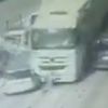 Tır 8 otomobili böyle biçti