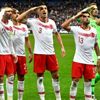 Hakan Çalhanoğlu ndan Alman basınına asker selamı ... Hakan Çalhanoğlu ndan Alman basınına asker selamı ...