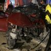 Maltepe'de otomobil direğe çarptı: 2 yaralı