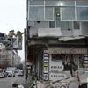 SON DAKİKA! Sultangazi'de bir binanın balkonu çöktü! Bina tahliye edildi