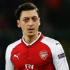 Ali Koç: "Mesut Özil'i Acun'a sorun" Ali Koç: "Mesut Özil'i Acun'a sorun"