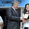 Şampiyon yüzücü, okulunun gururu oldu Şampiyon yüzücü, okulunun gururu oldu