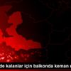(Özel) Evde kalanlar için balkonda keman resitali