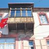 Mihriye Teyzenin Yunan vakfına satmadığı evine Türk bayrağı astı Mihriye Teyzenin Yunan vakfına satmadığı evine Türk bayrağı astı