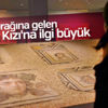 Çingene Kızı mozaiğine ziyaretçi yoğunluğu