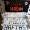 Van da 5 bin 550 paket kaçak sigara ele geçirildi Van da 5 bin 550 paket kaçak sigara ele geçirildi