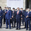 Şentop, Atatürk Anıtı'na çelenk bıraktı