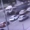 Rusya'da dehşet anları! Freni patlayan çöp kamyonu restorana daldı Rusya'da dehşet anları! Freni patlayan çöp kamyonu restorana daldı