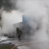 Seyir halindeki TIR'ın dorsesi alev alev yandı Seyir halindeki TIR'ın dorsesi alev alev yandı