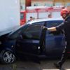 Otomobil kamyonun altına girdi: 3 yaralı Otomobil kamyonun altına girdi: 3 yaralı