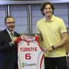 Muharrem Kasapoğlu Cedi Osman’ı ağırladı (Yurttan ve dünyadan spor haberleri) Muharrem Kasapoğlu Cedi Osman’ı ağırladı (Yurttan ve dünyadan spor haberleri)