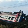 Tren faciasında ölenlerin sayısı 25'e yükseldi Tren faciasında ölenlerin sayısı 25'e yükseldi