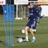 Son dakika spor haberi: Fenerbahçe'de Emre Belözoğlu'dan uygulamalı anlatım! Antrenmandaki o kare... # Son dakika spor haberi: Fenerbahçe'de Emre Belözoğlu'dan uygulamalı anlatım! Antrenmandaki o kare... #