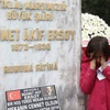 Mehmet Akif Ersoy kabri başında anıldı Mehmet Akif Ersoy kabri başında anıldı