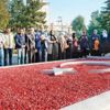 Kapımıza asma kilidi takıp buraya geldik Kapımıza asma kilidi takıp buraya geldik