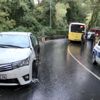 Sarıyer'de İETT otobüsü 2 otomobile çarptı; öğrenciler okula yürüyerek gitti