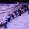 Kadına aracın çarptığı anlar güvenlik kamerasında Kadına aracın çarptığı anlar güvenlik kamerasında