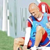 Arjen Robben'in elini timsah ısırdı Arjen Robben'in elini timsah ısırdı