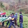 Yol yarım kaldı cenaze teleferikle taşındı Yol yarım kaldı cenaze teleferikle taşındı