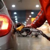 Benzine ve motorine zam geldi Benzine ve motorine zam geldi